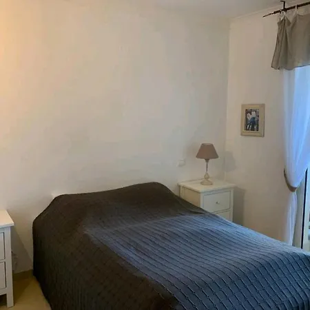 T4 3chambres, Jardin, Piscine Chauffee Proche De La *