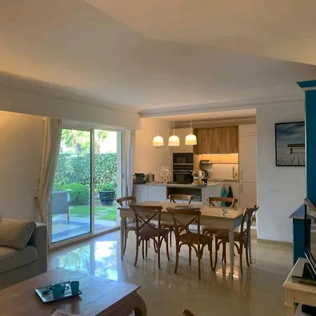 شقة T4 3chambres, Jardin, Piscine Chauffee Proche De La *