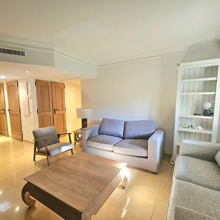 Apartment T4 3chambres, Jardin, Piscine Chauffee Proche De La *