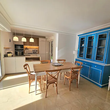 Apartment T4 3chambres, Jardin, Piscine Chauffee Proche De La